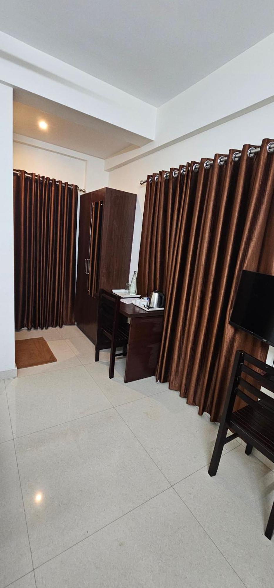 Blueway Residency Downtown Hotel 特里凡得琅 外观 照片