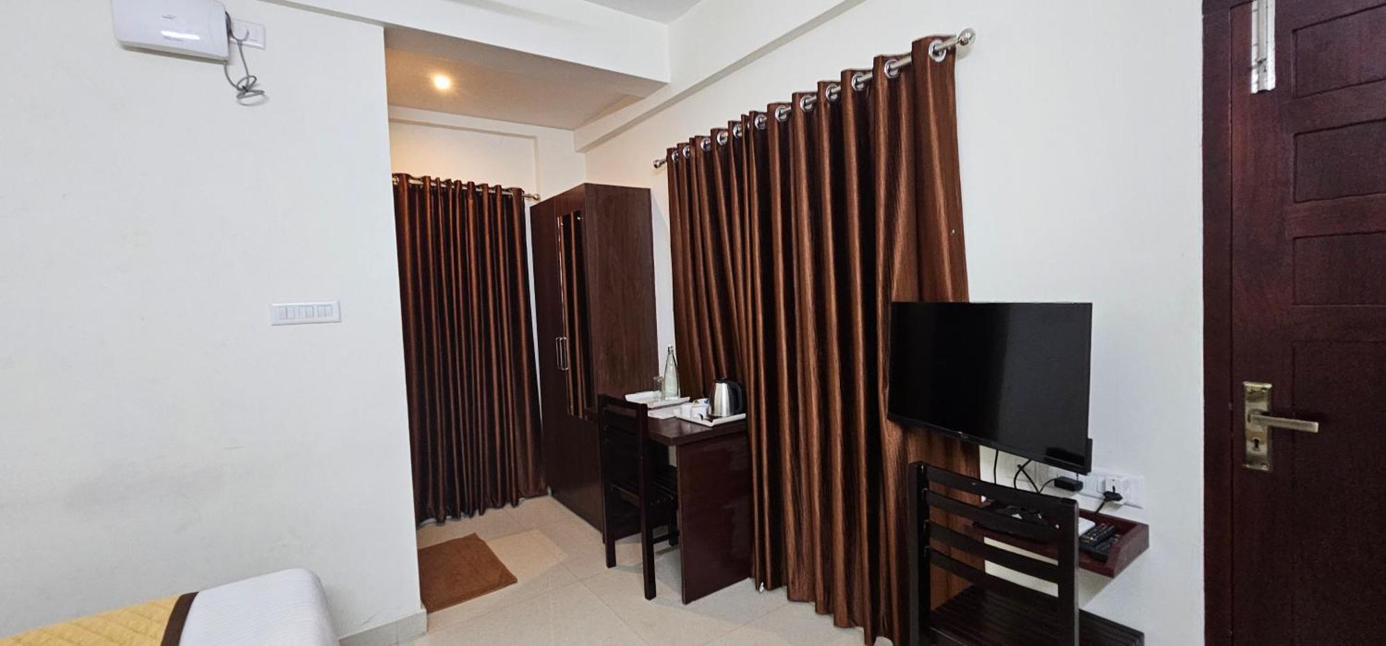 Blueway Residency Downtown Hotel 特里凡得琅 外观 照片