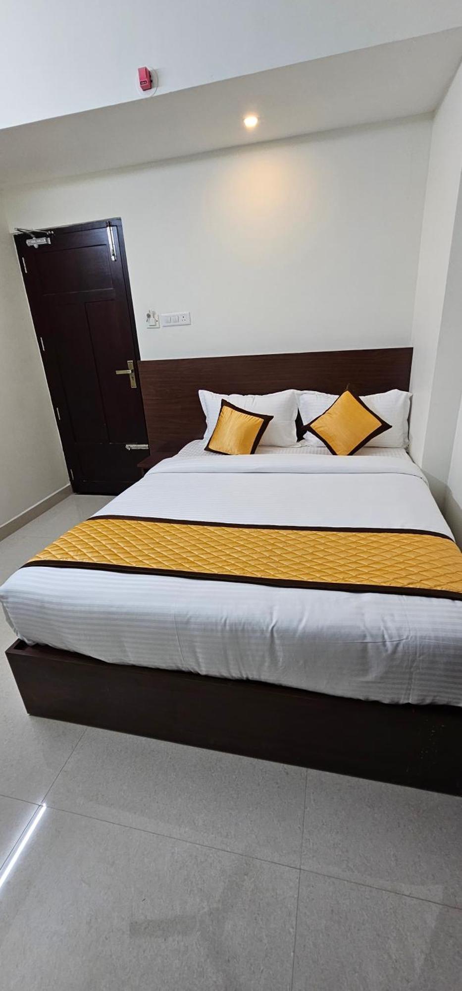Blueway Residency Downtown Hotel 特里凡得琅 外观 照片