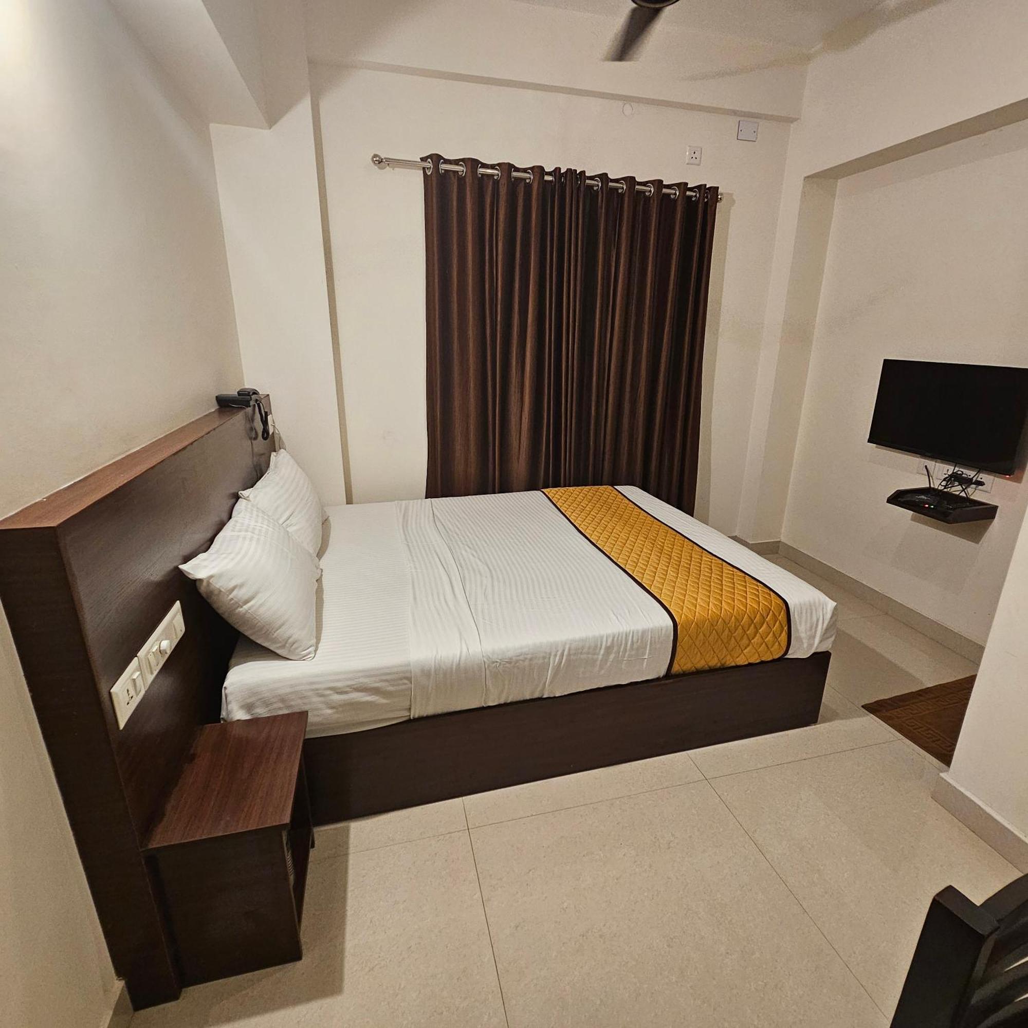 Blueway Residency Downtown Hotel 特里凡得琅 外观 照片